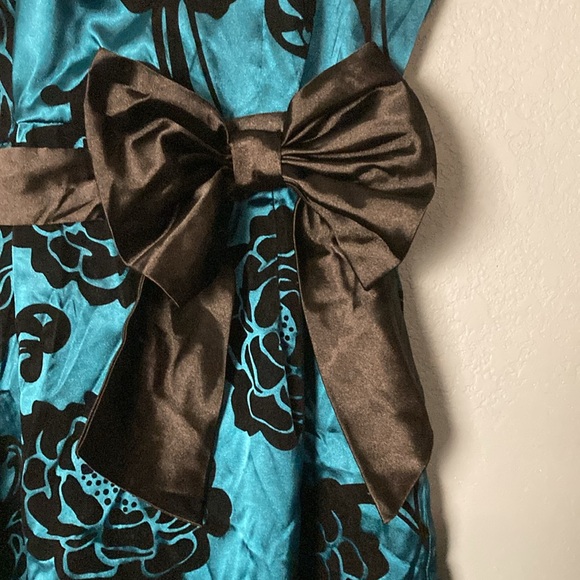NWT Torrid Sleeveless Rose-Patterned Bow Dress ~ Size 16 ~ Peacock Blue, Black - Picture 4 of 8